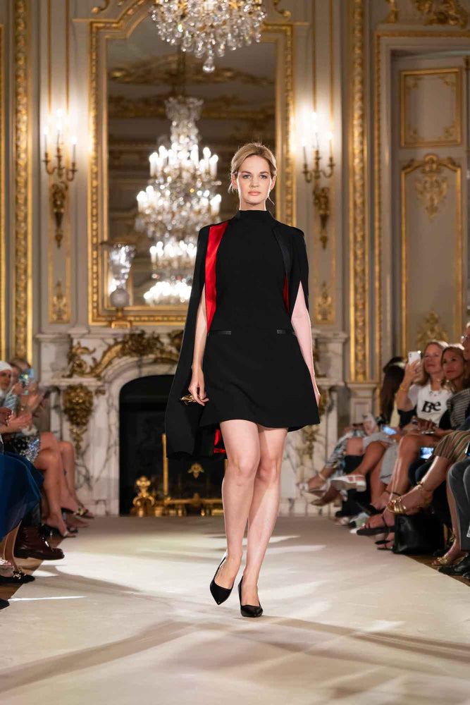 Robe courte sans manches en simili cuir Robe courte sans manches en simili cuir